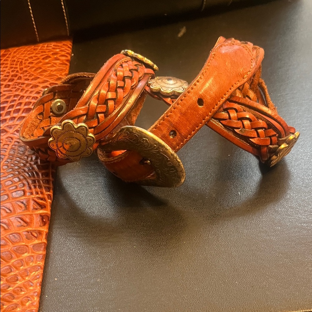 Fossil Vintage Braided Brown Leather Belt with Floral Concha - Picture 2 of 13
